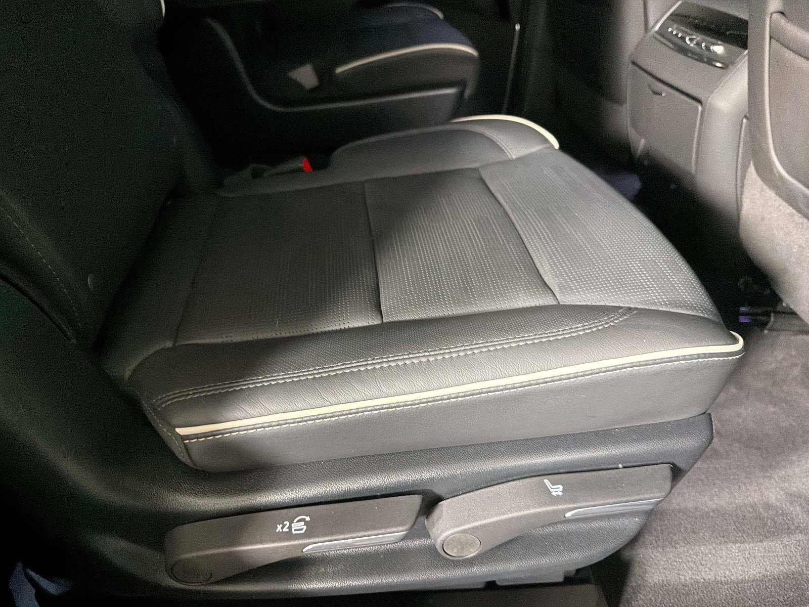 Used 2025 Cadillac Escalade Sport w/ Touring Package image 26