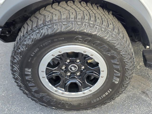Certified 2023 Ford Bronco Outer Banks w/ Sasquatch Package AWD/4WD image 9