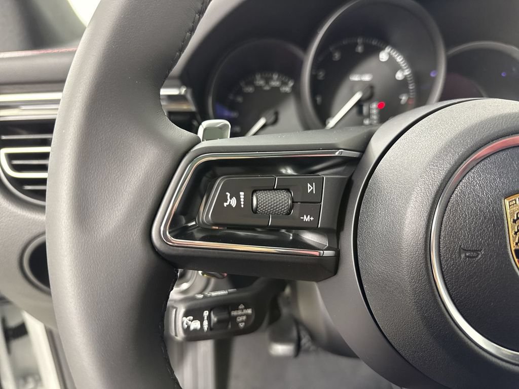 New 2026 Porsche Macan AWD/4WD image 38