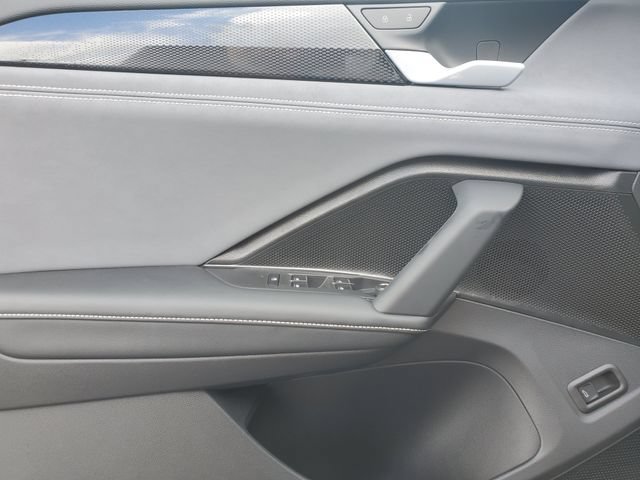 New 2026 Volkswagen Tiguan SE R-Line FWD image 15