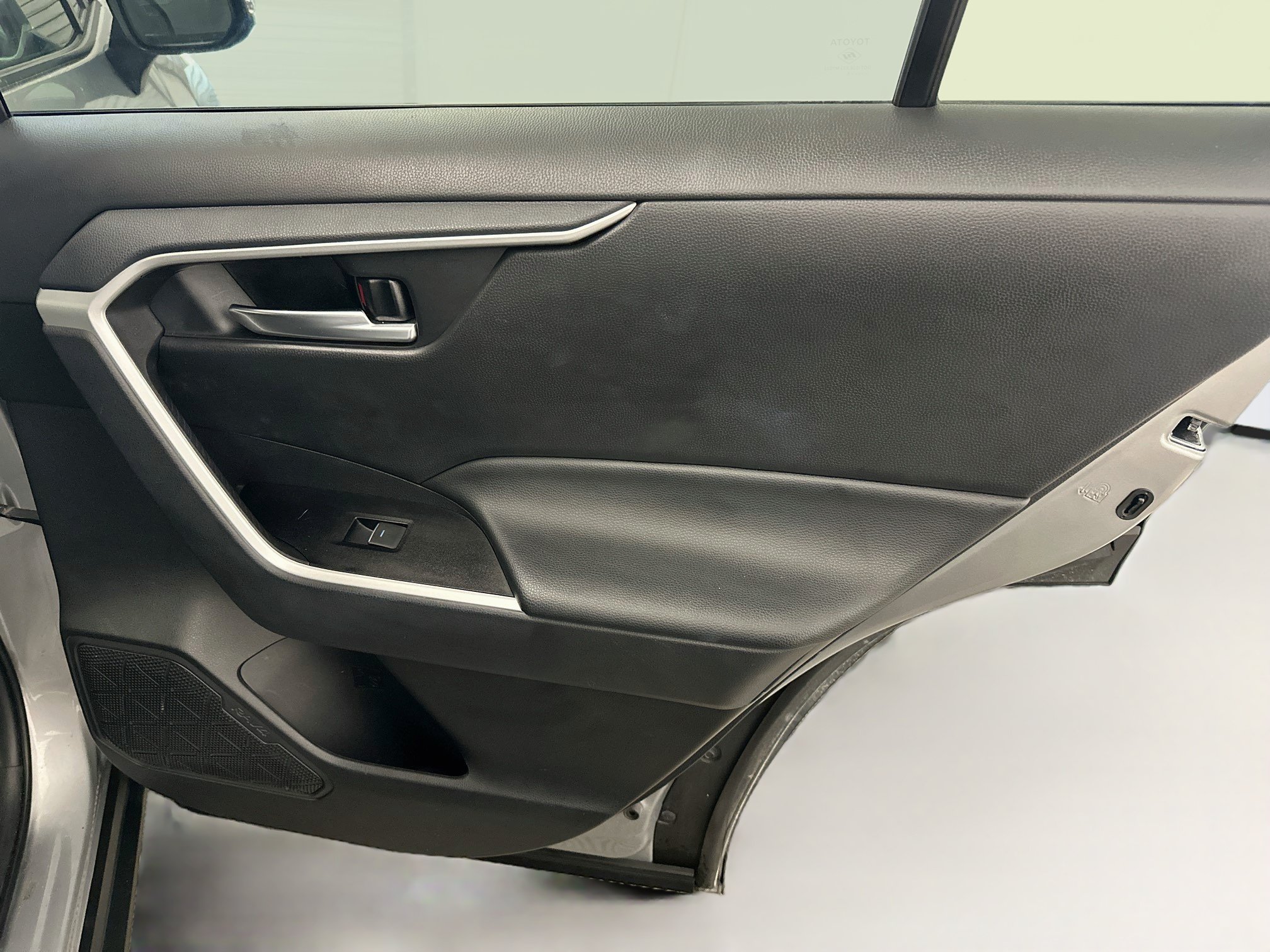 Used 2025 Toyota RAV4 XLE AWD/4WD image 31
