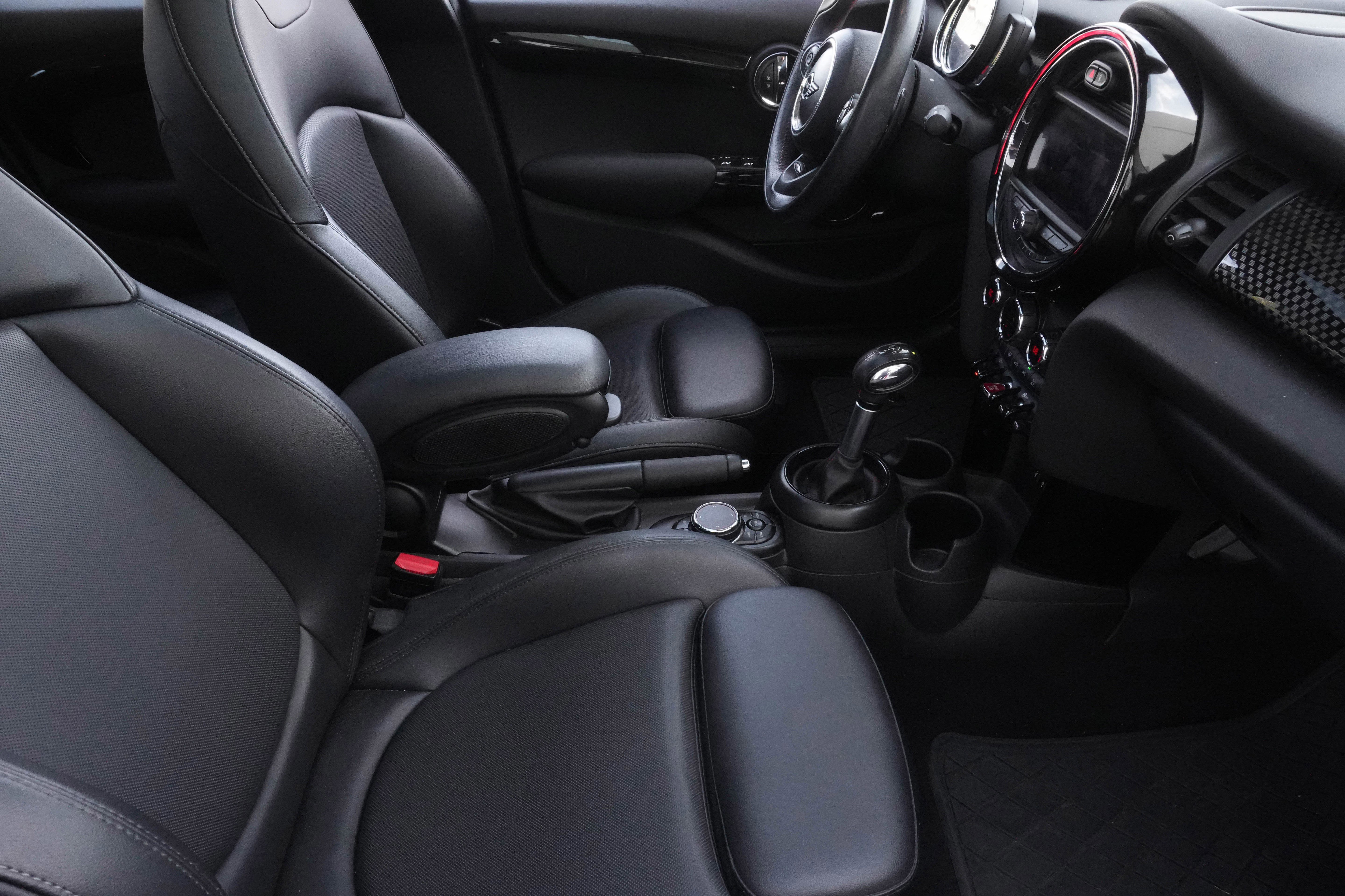 Used 2019 MINI Cooper S image 13