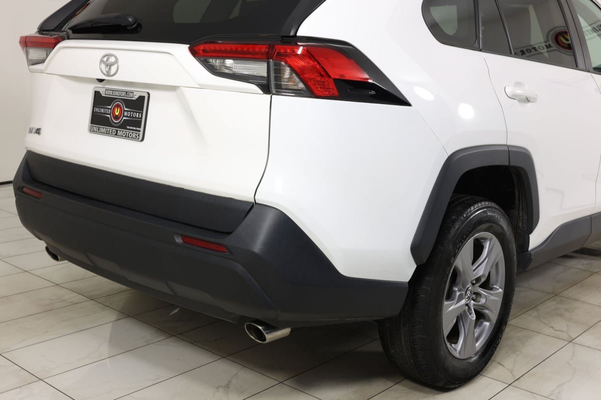 Used 2022 Toyota RAV4 XLE AWD/4WD image 40