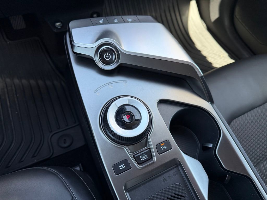 Used 2024 Kia EV6 Light AWD/4WD image 25