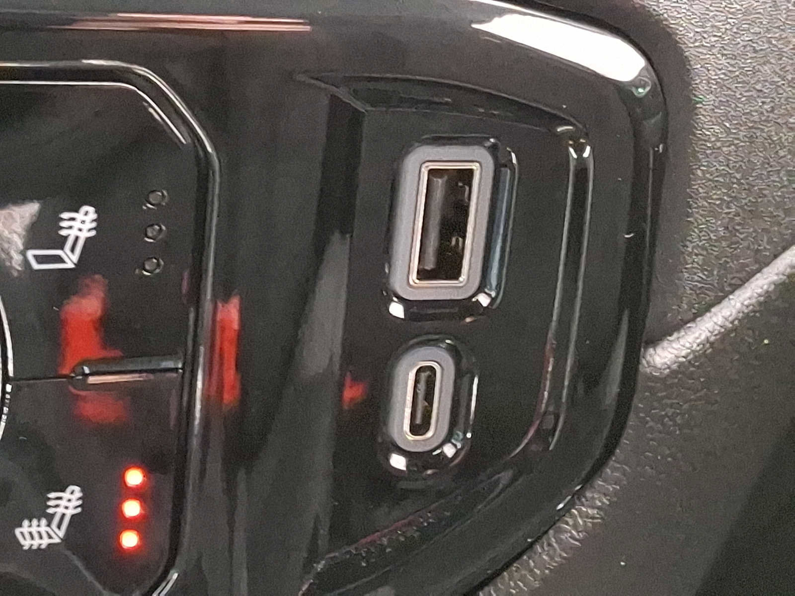 Used 2025 Chevrolet Silverado 1500 RST w/ Dark Appearance Package image 25