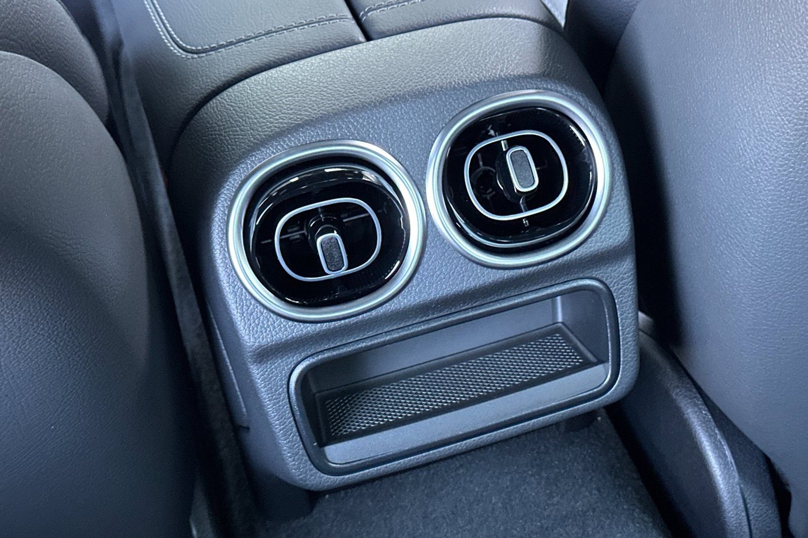 New 2025 Mercedes-Benz C 300 4MATIC Sedan image 22