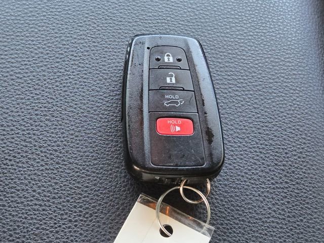 Used 2019 Toyota RAV4 XLE w/ Convenience Package FWD image 23