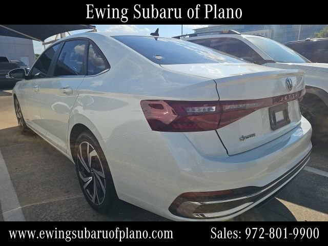 Used 2025 Volkswagen Jetta SEL FWD image 3