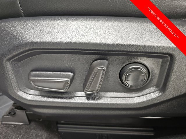 Used 2024 Toyota Tundra Limited AWD/4WD image 17