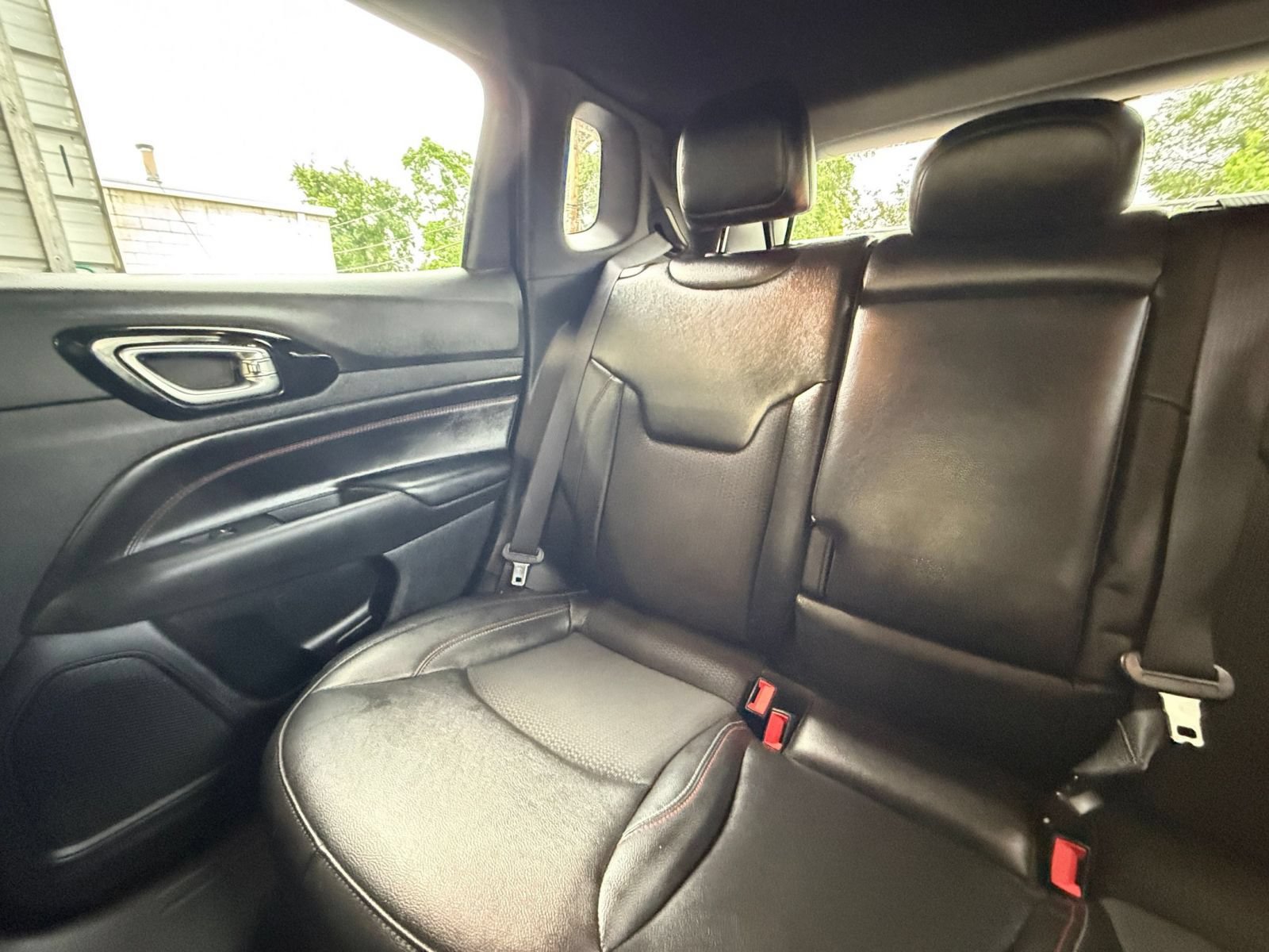 Used 2025 Jeep Compass Trailhawk AWD/4WD image 38