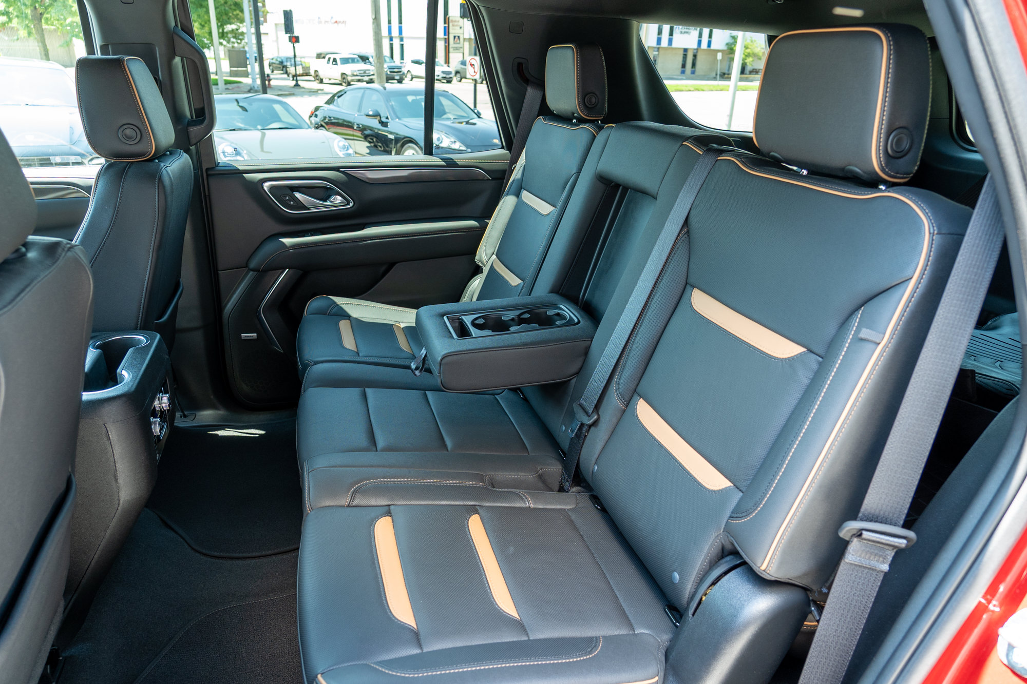 Used 2023 GMC Yukon AT4 w/ AT4 Premium Plus Package AWD/4WD image 25