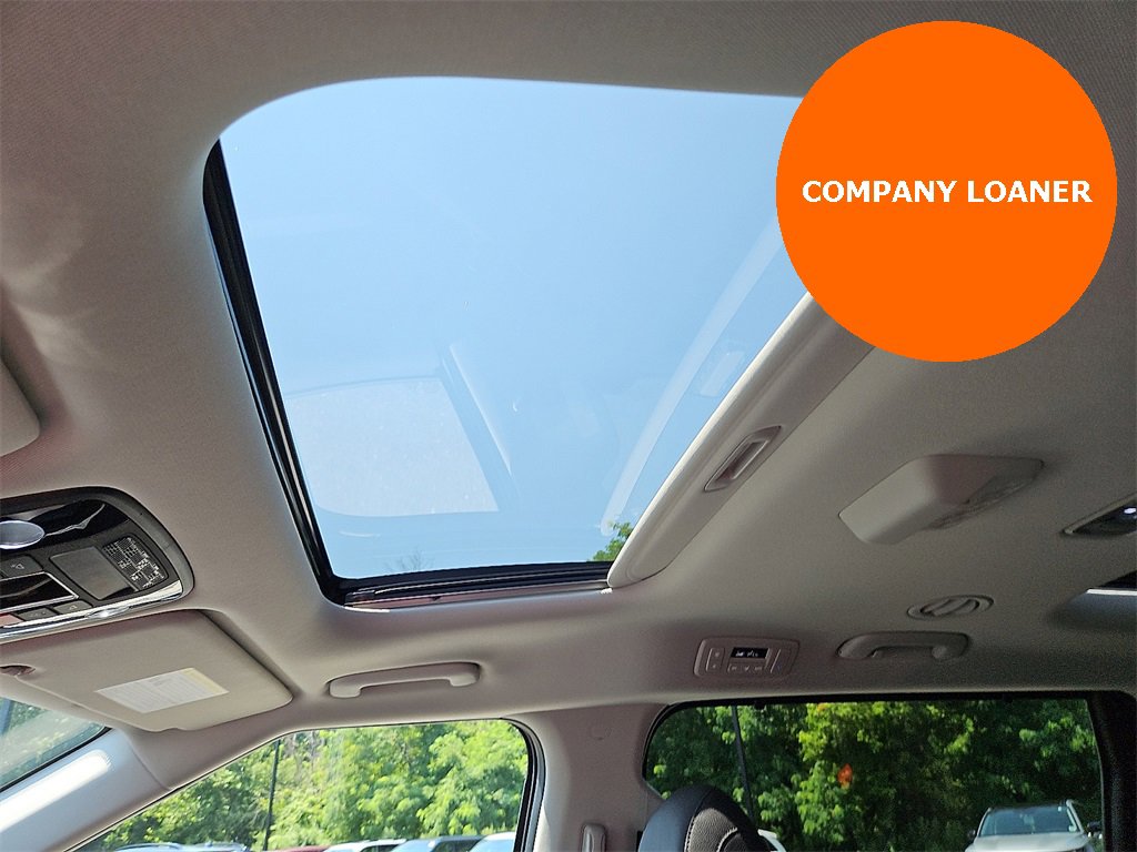 Used 2025 Kia Carnival SX Prestige image 14