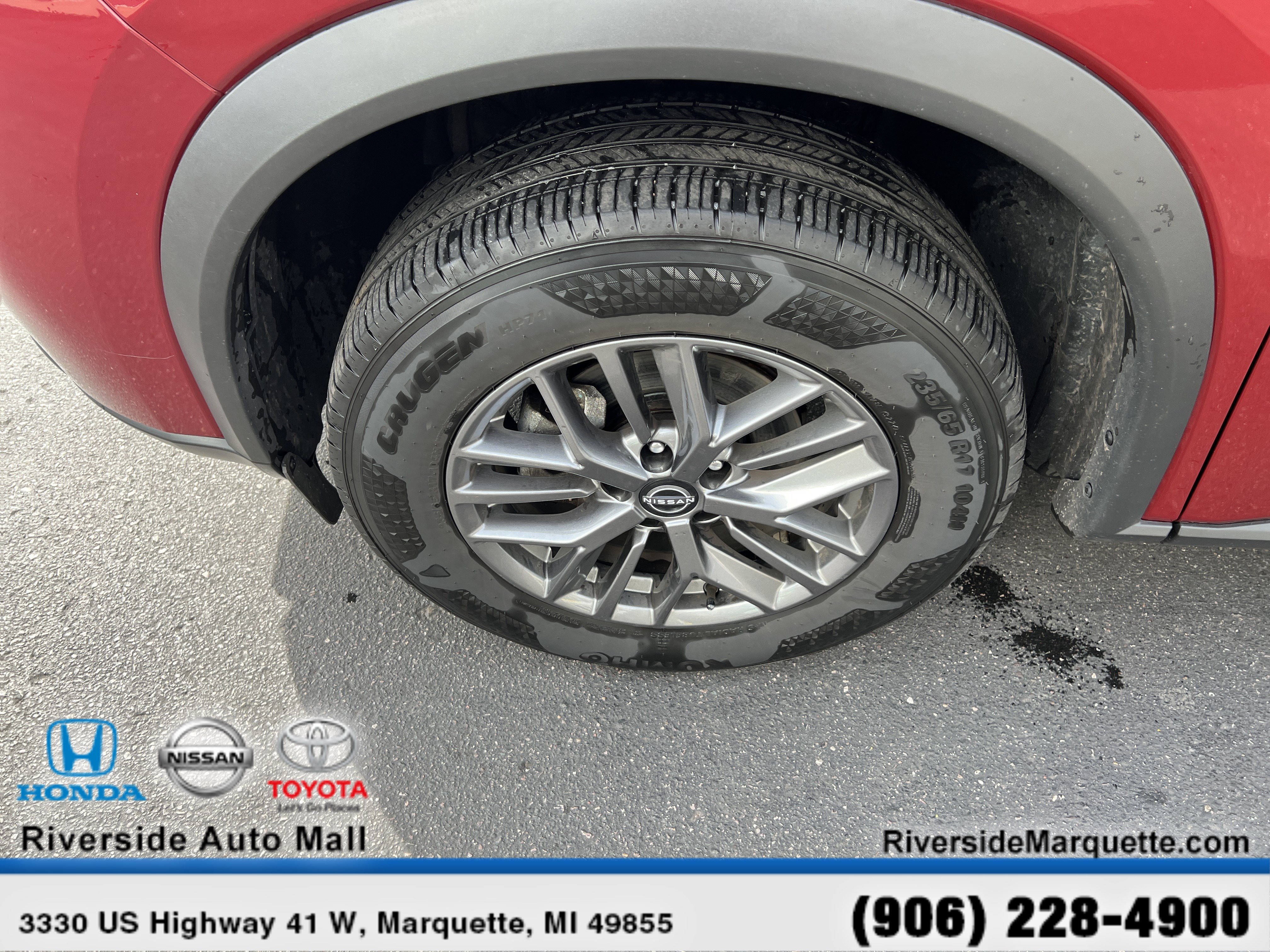 Used 2025 Nissan Rogue S AWD/4WD image 11