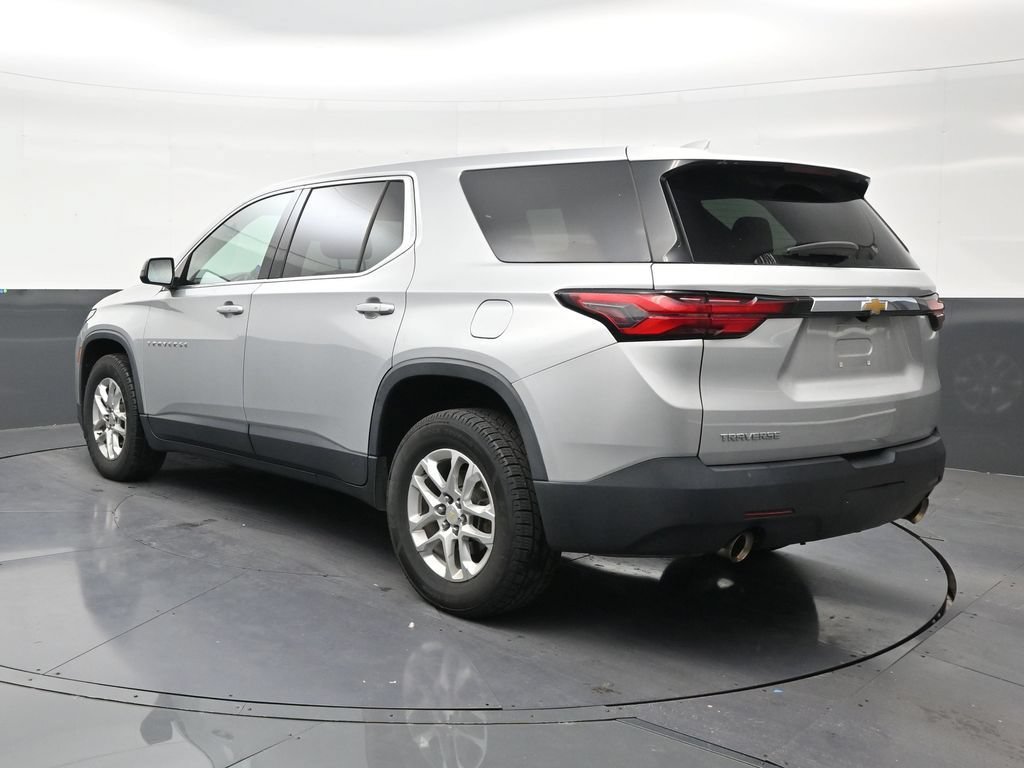 Used 2022 Chevrolet Traverse LS FWD image 3