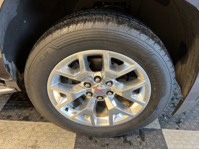 Used 2017 GMC Yukon SLT w/ Open Road Package image 10