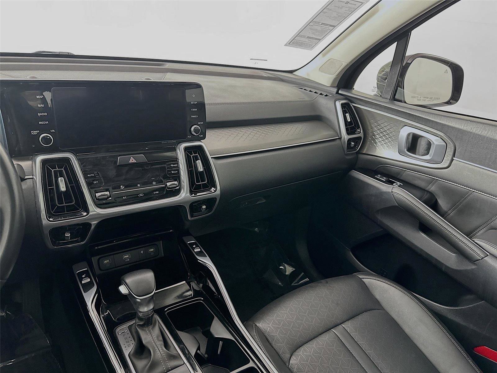 Used 2023 Kia Sorento SX image 38