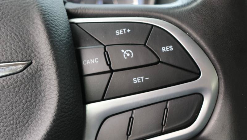 Used 2020 Chrysler 300 Touring w/ Sport Appearance Package RWD image 10