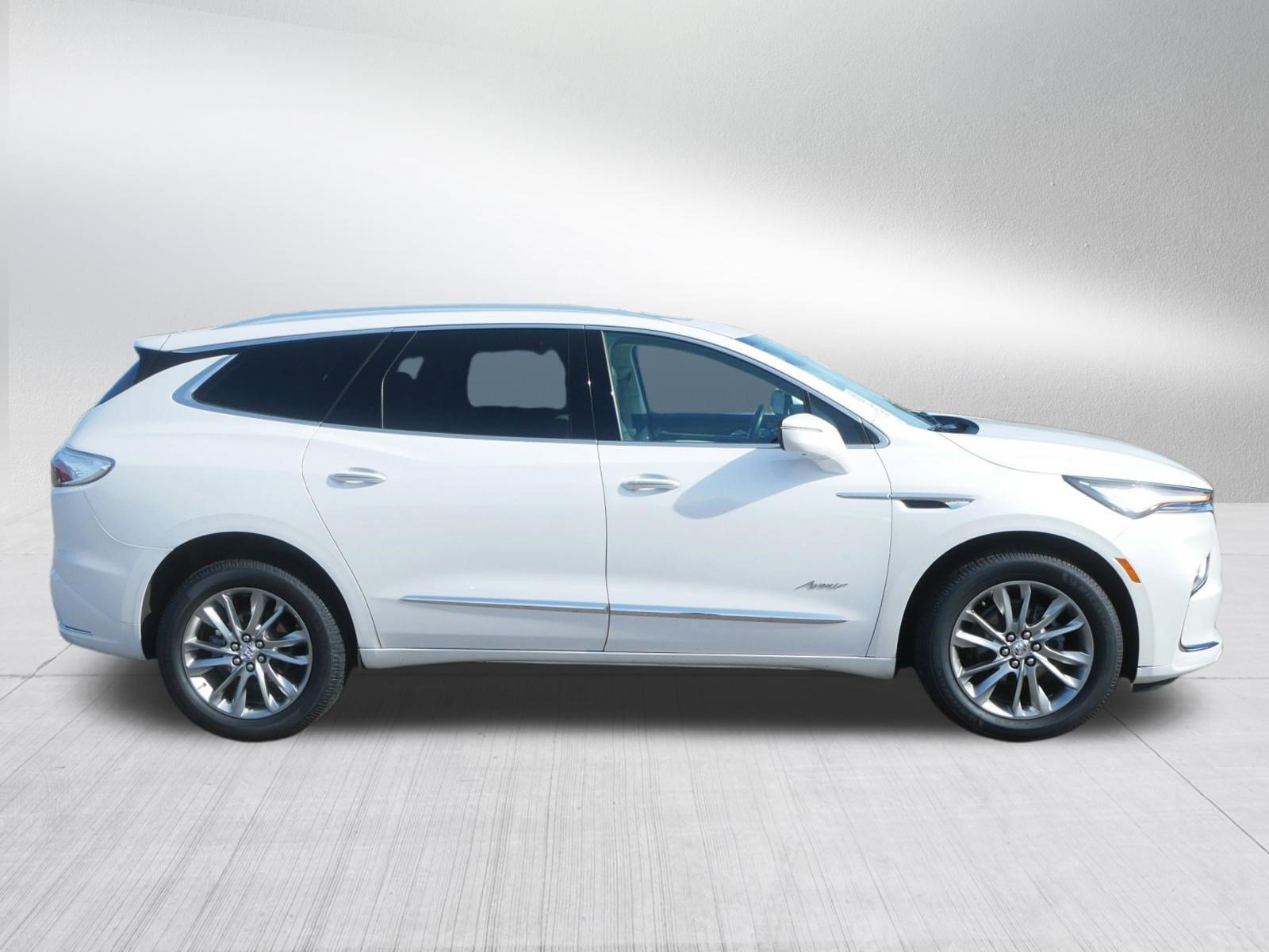Used 2023 Buick Enclave Avenir w/ Avenir Technology Package AWD/4WD image 8