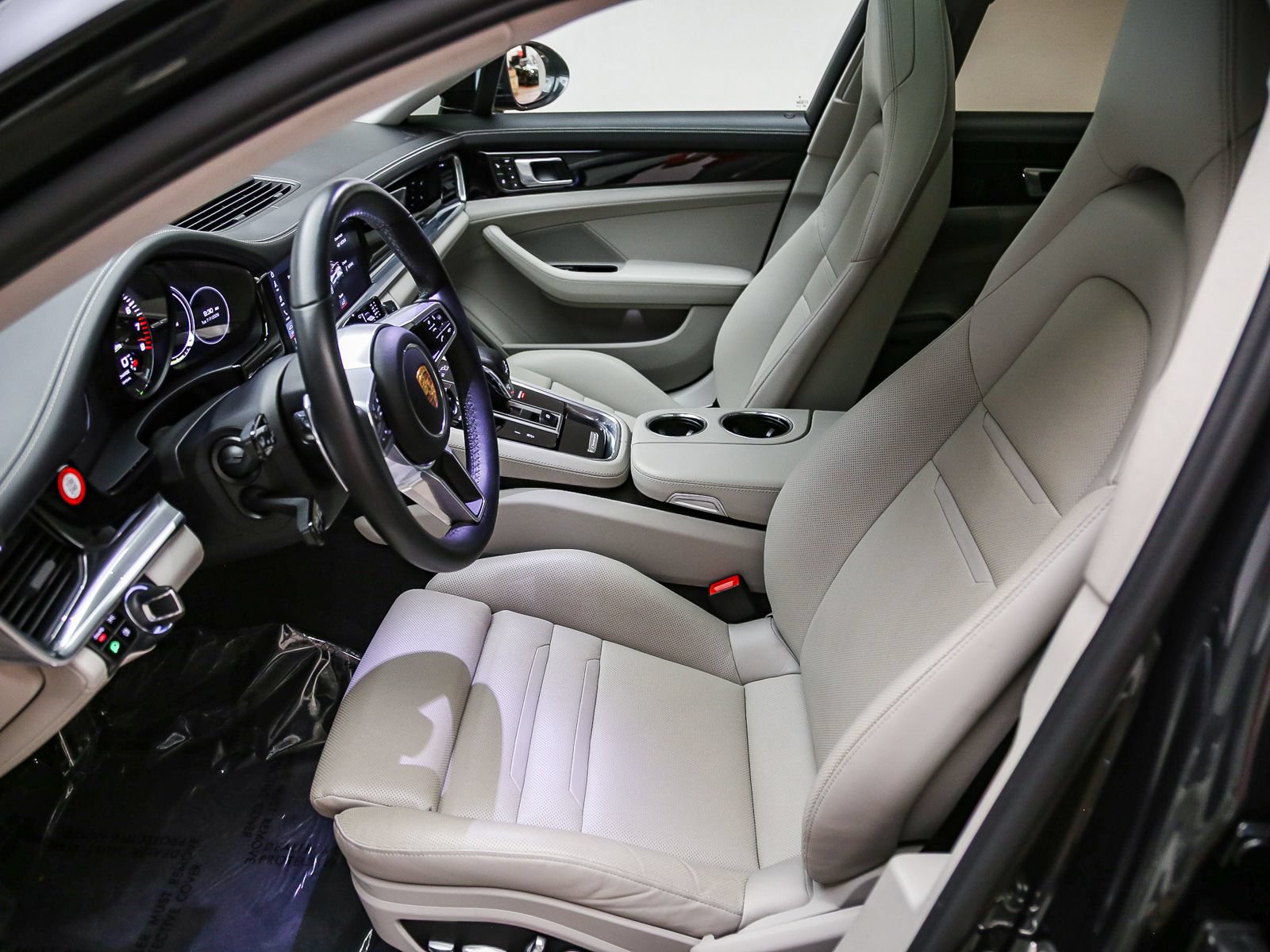 Used 2018 Porsche Panamera 4 Executive AWD/4WD image 22
