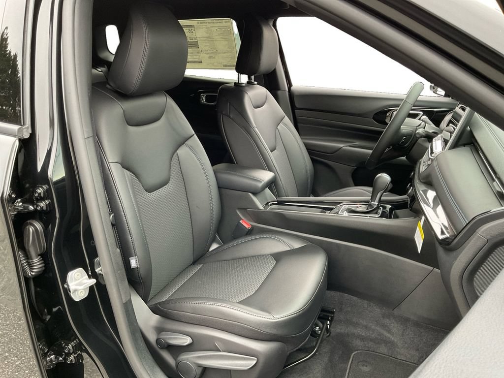 New 2026 Jeep Compass Latitude AWD/4WD image 27