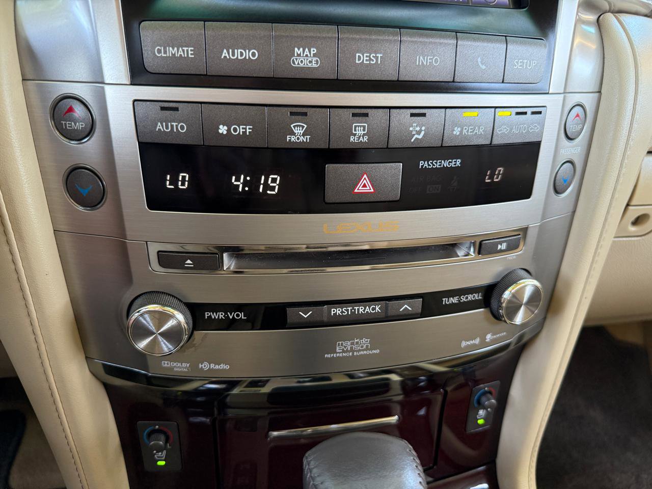 Used 2013 Lexus LX 570 4WD w/ Luxury Pkg image 17