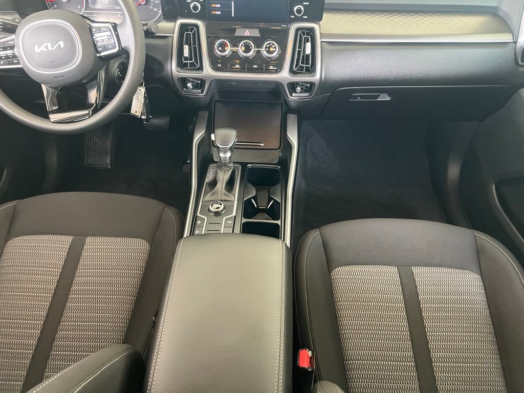Certified 2022 Kia Sorento LX FWD image 18