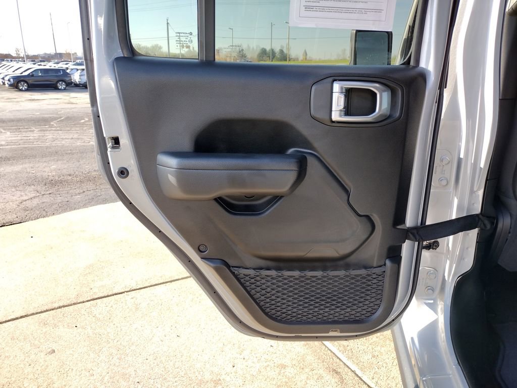 Used 2024 Jeep Wrangler Unlimited Rubicon 4xe w/ Technology Group AWD/4WD image 26