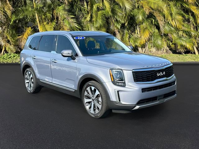Used 2022 Kia Telluride S image 2