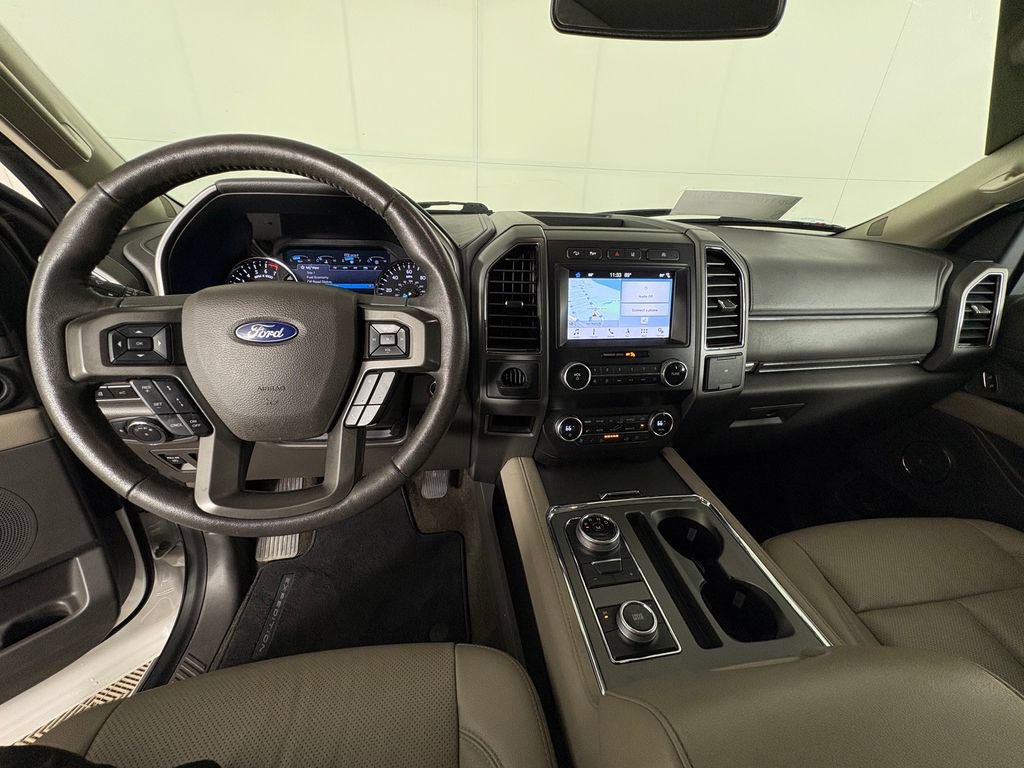 Used 2019 Ford Expedition XLT w/ Equipment Group 202A AWD/4WD image 8