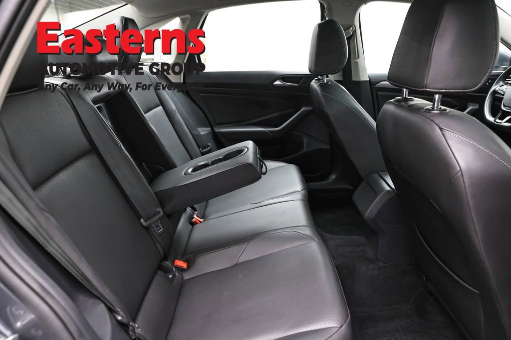 Used 2020 Volkswagen Jetta SE FWD image 23