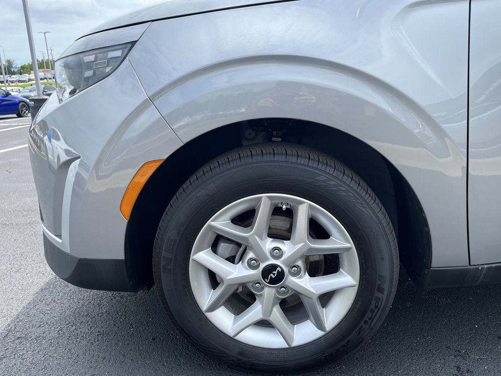 Certified 2025 Kia Soul LX w/ LX Technology Package FWD image 16