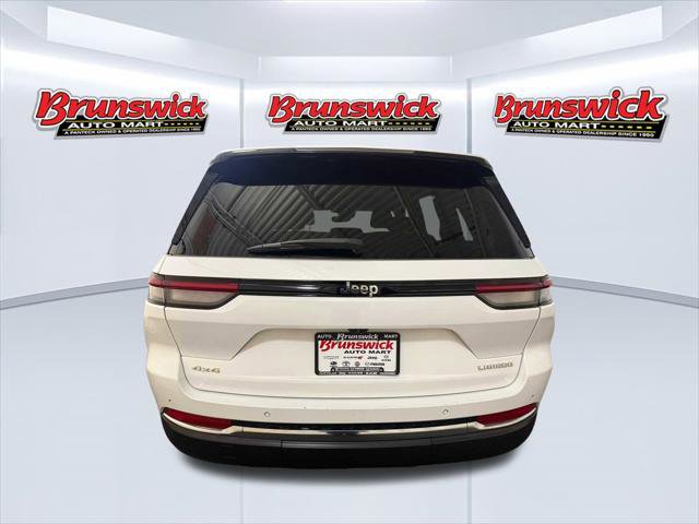 Certified 2023 Jeep Grand Cherokee Laredo w/ Luxury Tech Group I AWD/4WD image 16