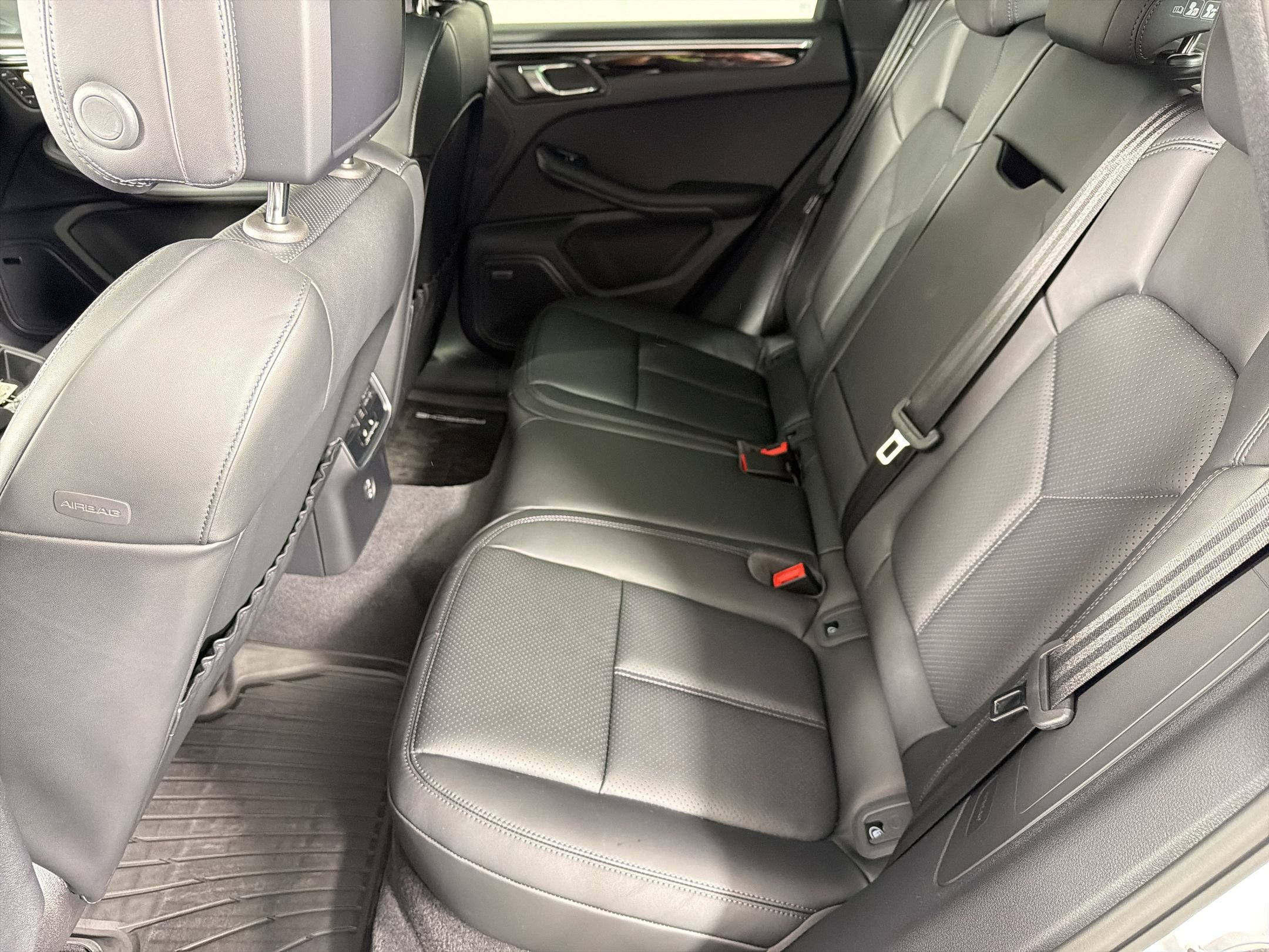 Used 2026 Porsche Macan S AWD/4WD image 15
