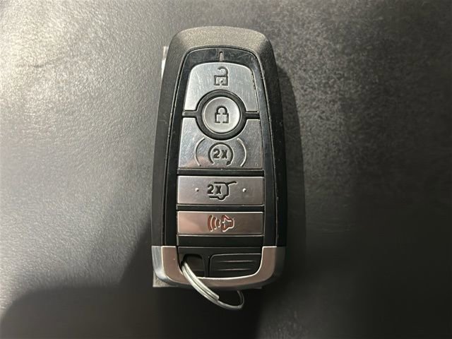 Used 2021 Ford Explorer Platinum w/ Premium Technology Package image 28