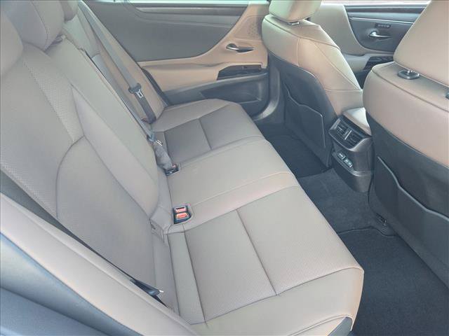 Used 2025 Lexus ES 300h w/ Premium Package FWD image 20