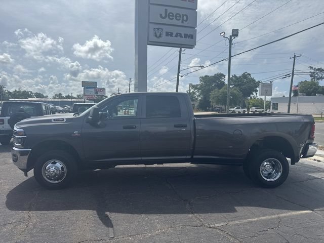 New 2026 RAM 3500 Tradesman w/ Chrome Appearance Group A AWD/4WD image 7