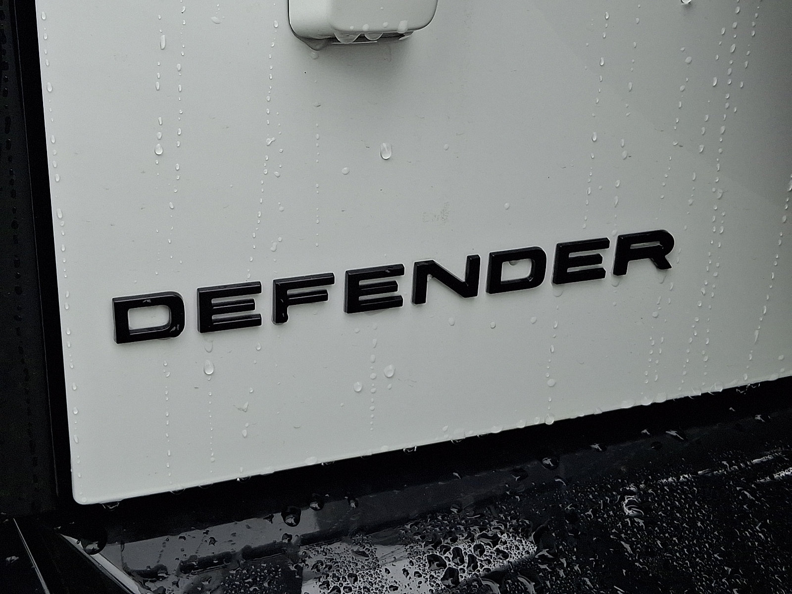 New 2026 Land Rover Defender 110 X-Dynamic SE AWD/4WD image 18