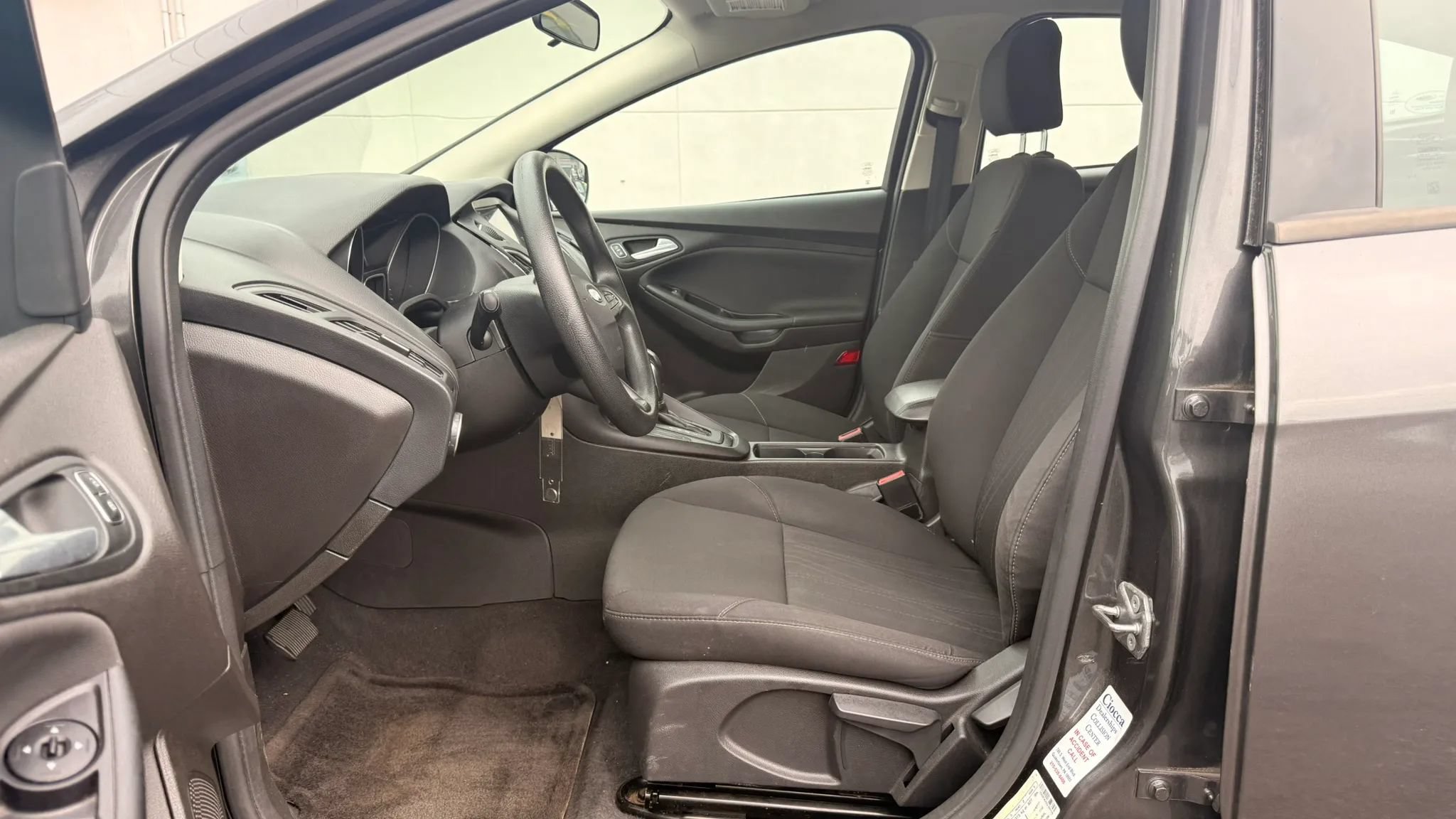 Used 2016 Ford Focus SE FWD image 12