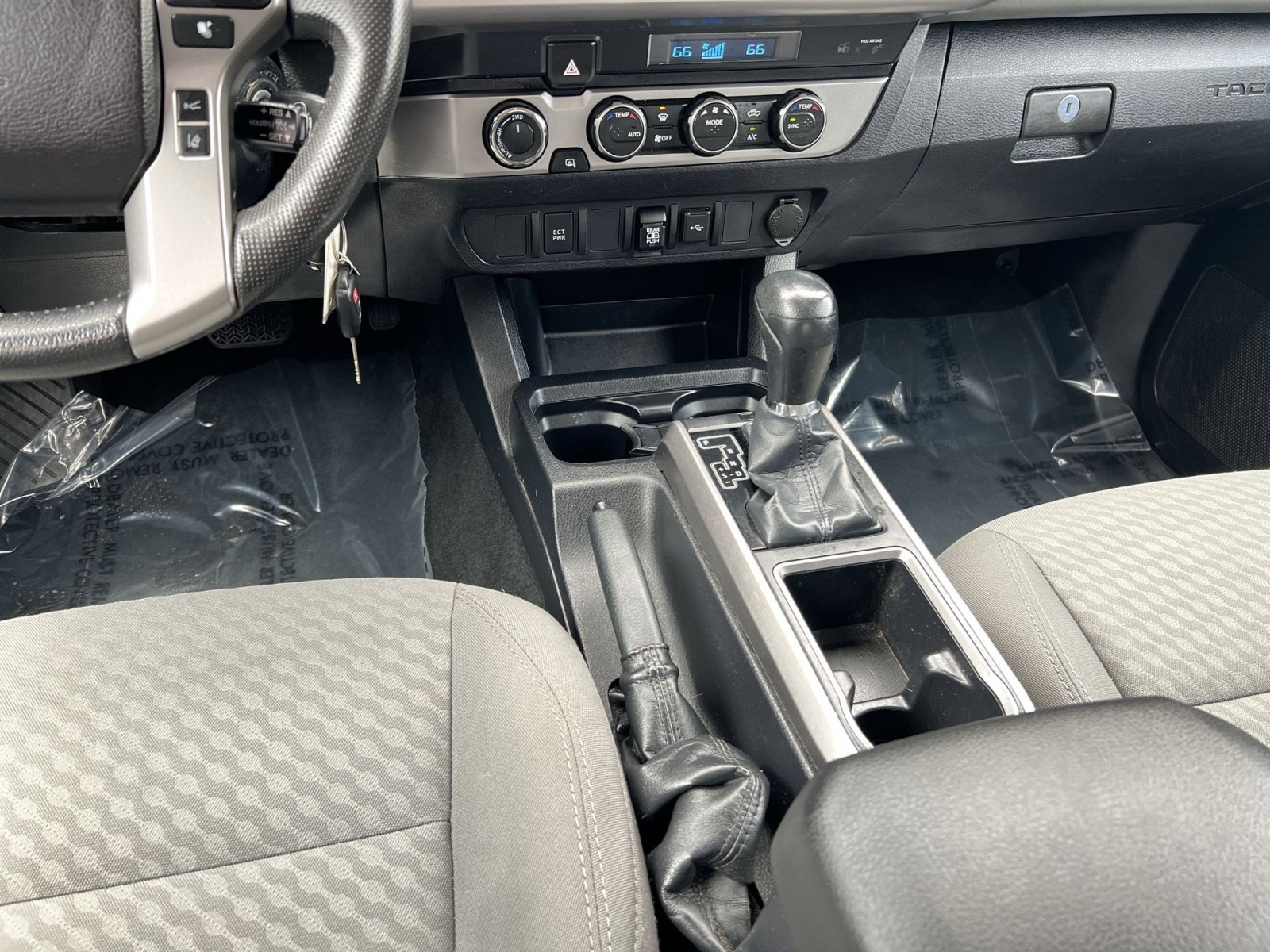 Used 2022 Toyota Tacoma SR5 AWD/4WD image 22