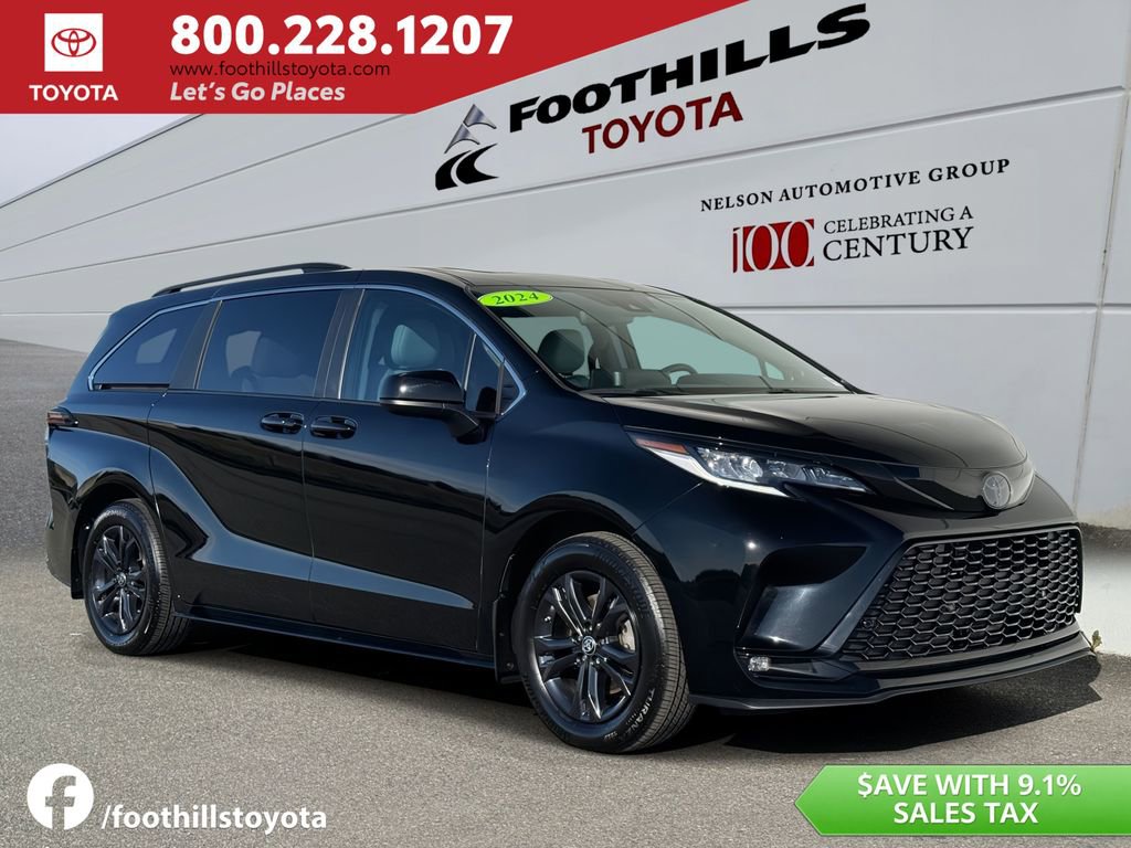 Used 2024 Toyota Sienna XSE image 1