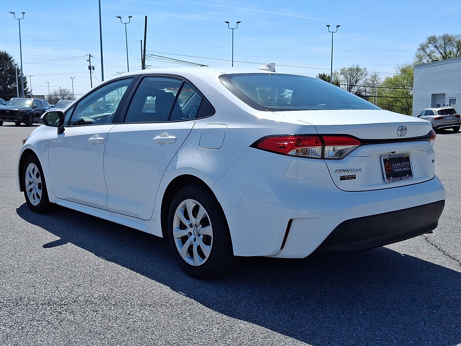 Used 2023 Toyota Corolla LE FWD image 5