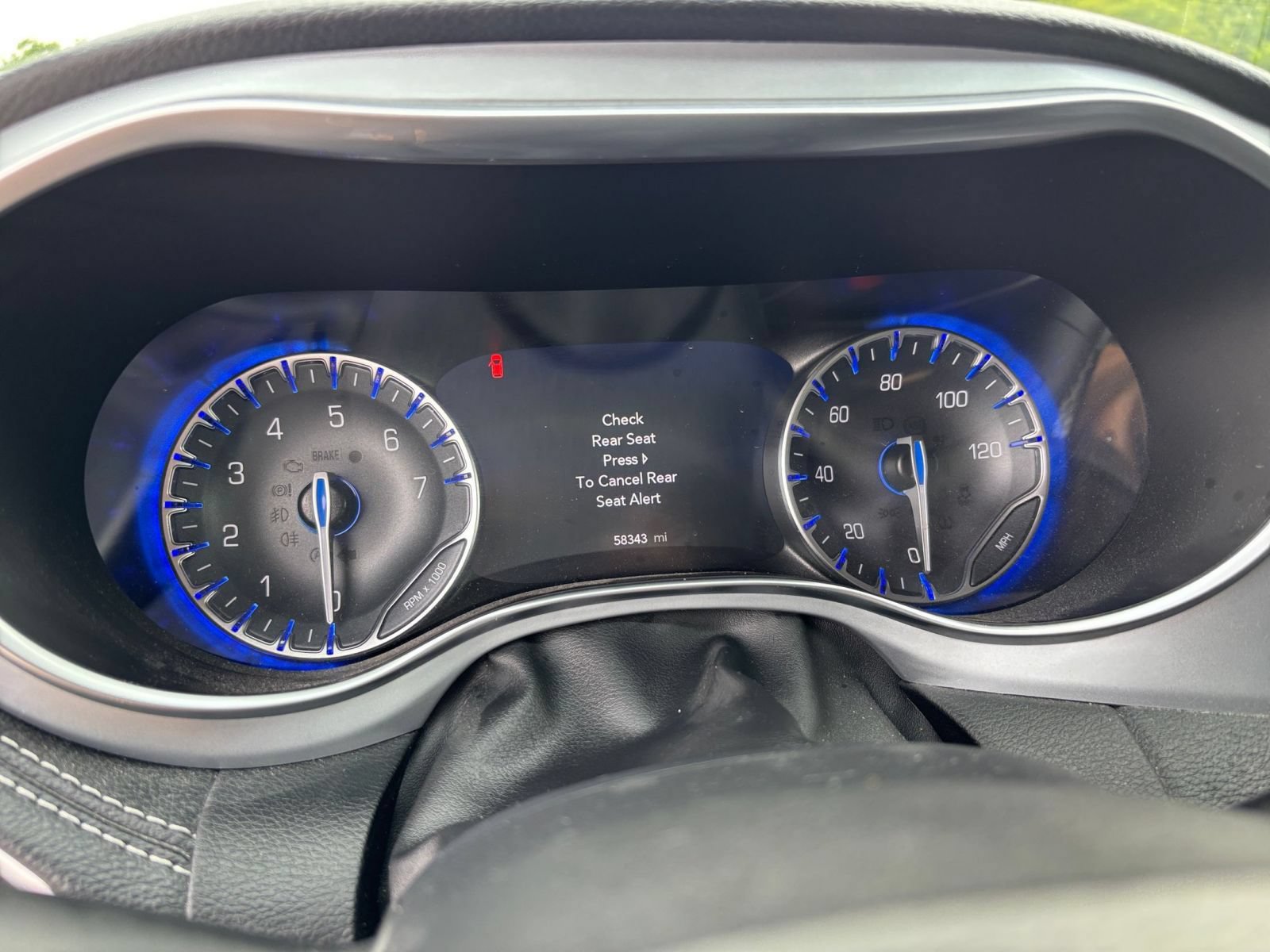 Used 2025 Chrysler Pacifica Limited FWD image 44