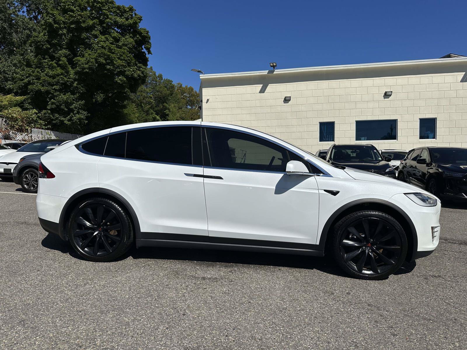 Used 2020 Tesla Model X Long Range AWD/4WD image 2