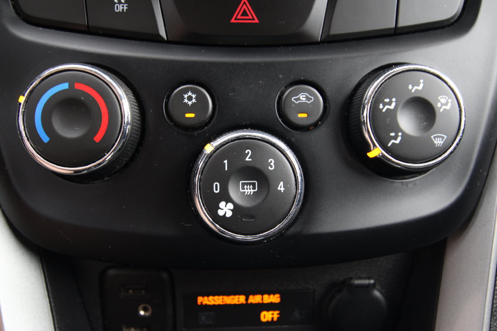 Used 2019 Chevrolet Trax LT AWD/4WD image 24