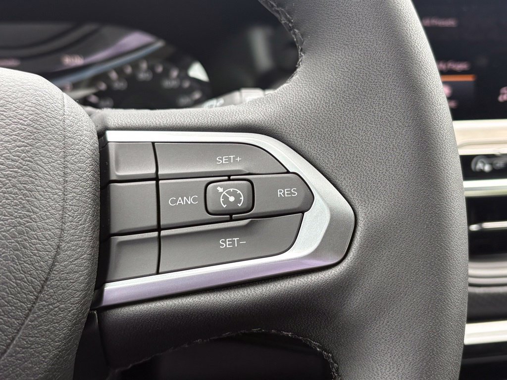 New 2026 Jeep Compass Latitude AWD/4WD image 25