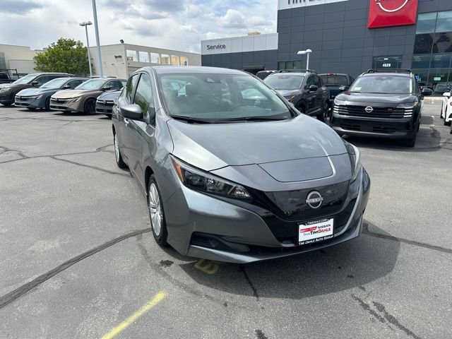 Used 2024 Nissan Leaf S FWD image 2