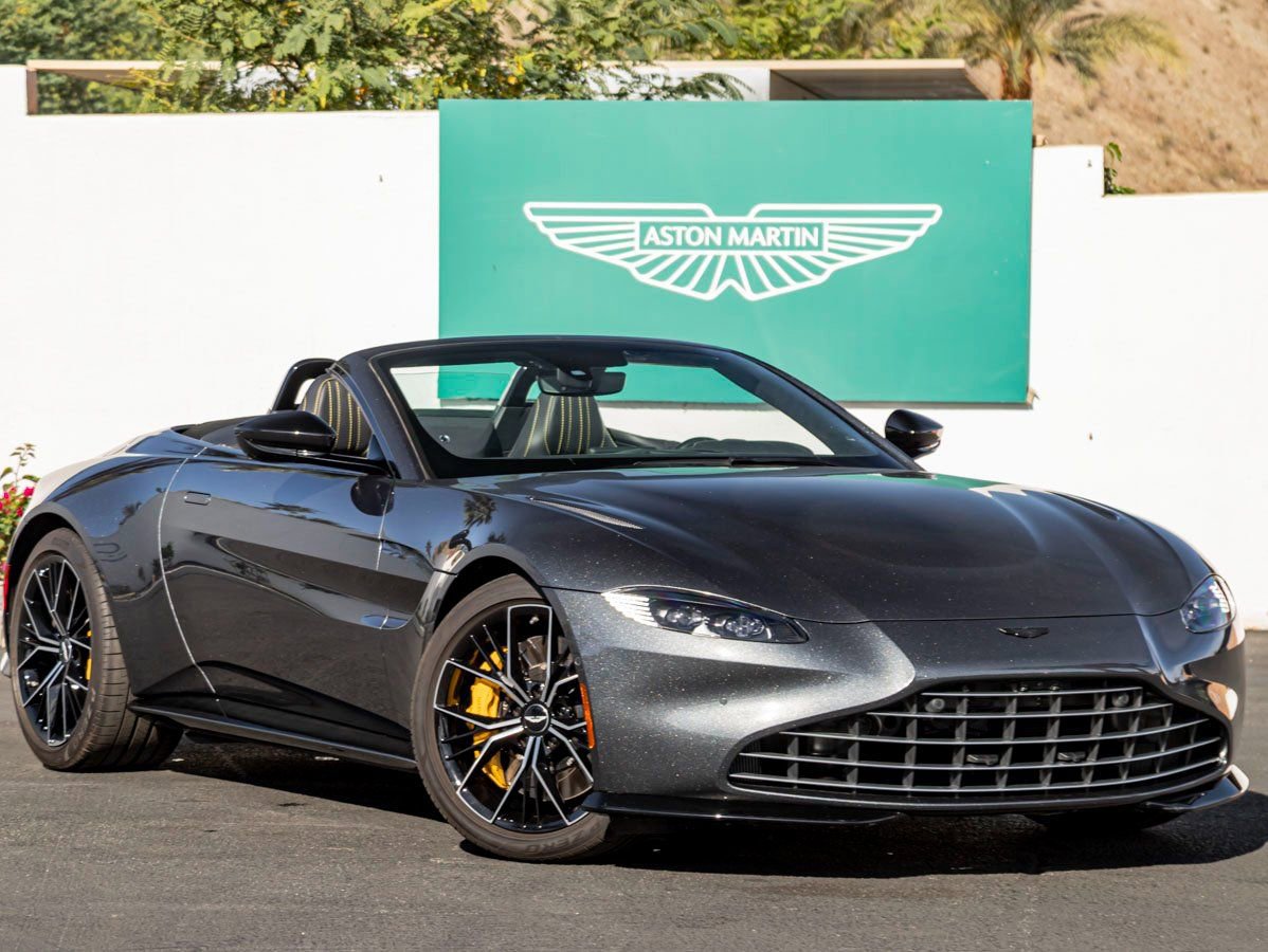 Used 2023 Aston Martin V8 Vantage Roadster image 1