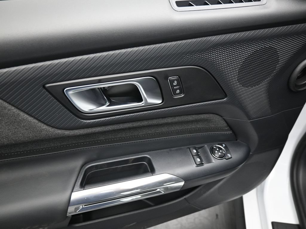 Used 2025 Ford Mustang Coupe RWD image 10