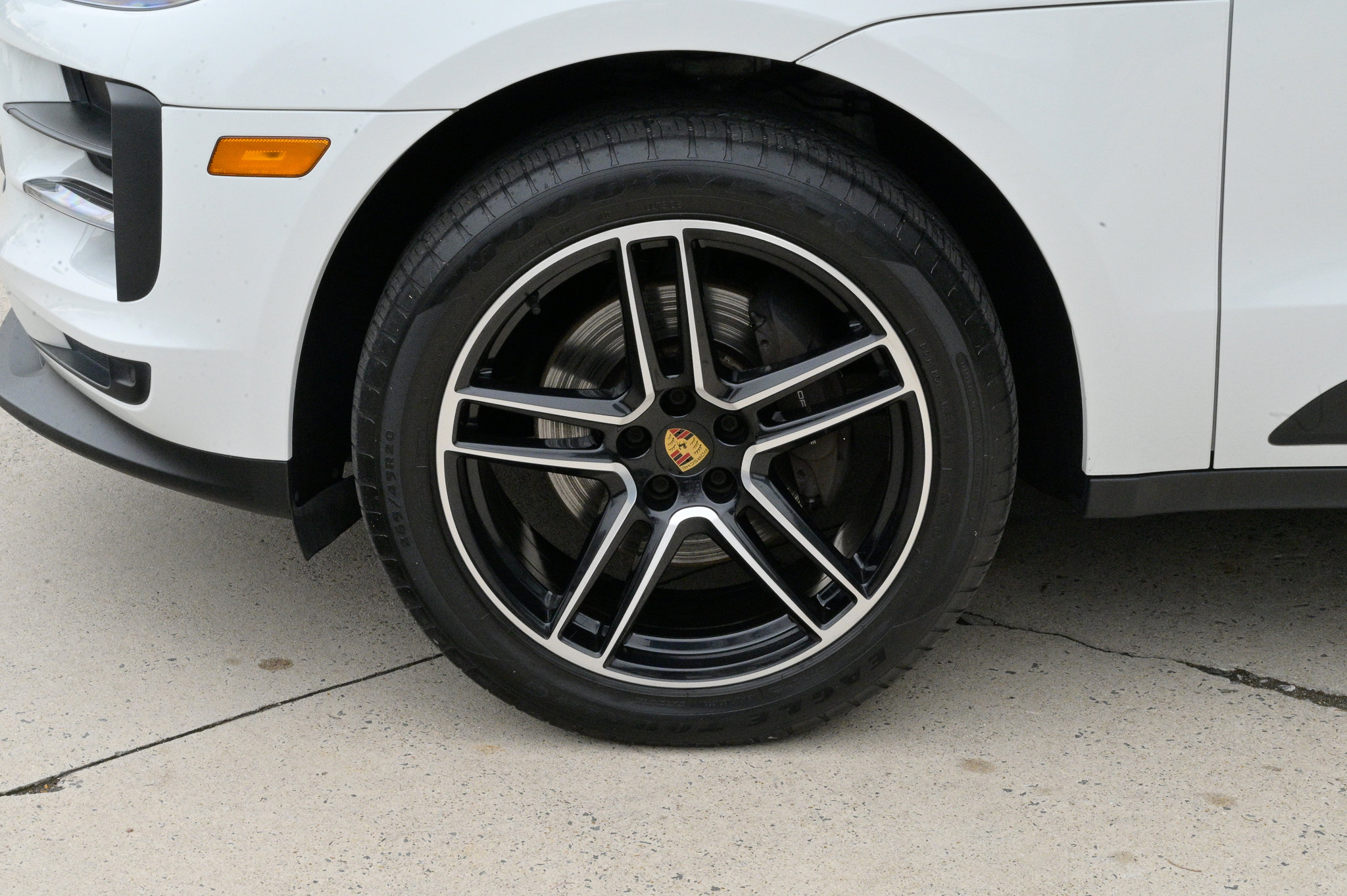 Used 2020 Porsche Macan image 9