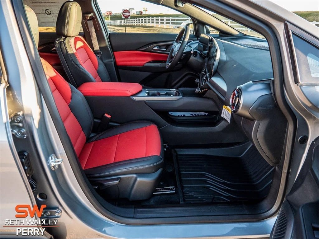 New 2025 Chevrolet Equinox EV RS w/ LPO, Illumination Package image 13